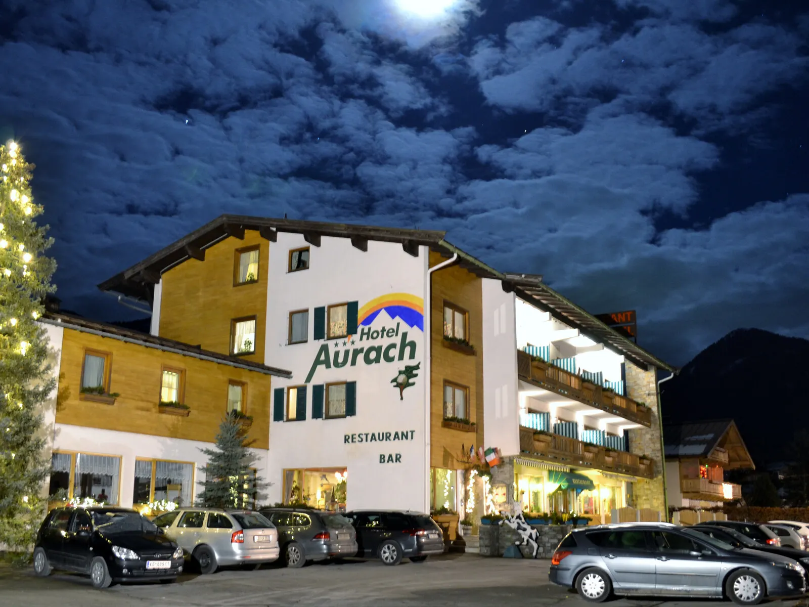 Hotel Aurach - Buitenaanzicht