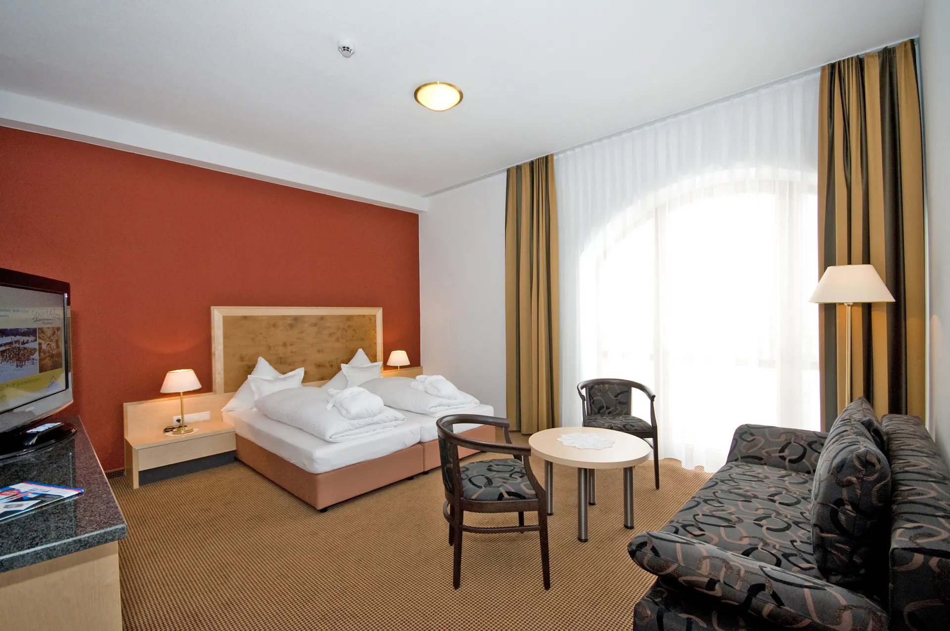 Hotel Amadeus - Tweepersoonskamer met 2 extra bedden mogelijk