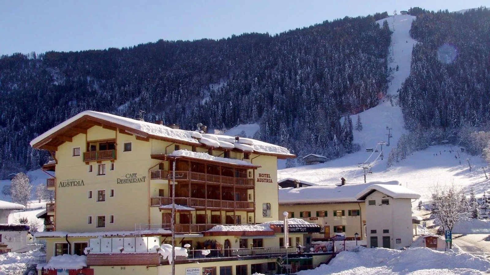 Hotel Austria - Buitenaanzicht