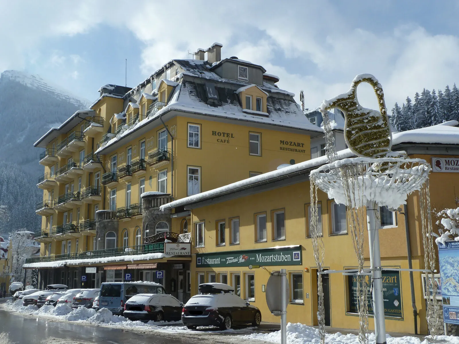 Hotel Mozart - Buitenaanzicht