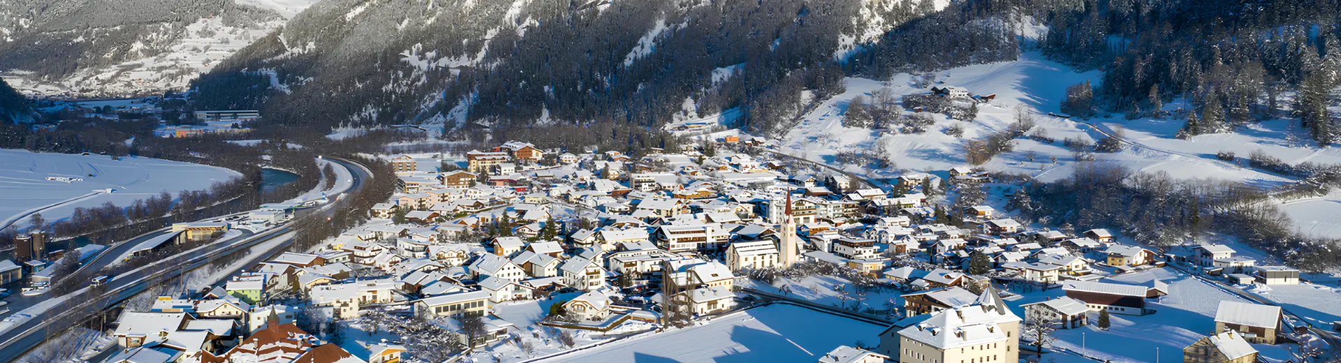 Winterlandschap van Ried im Oberinntal tijdens een skivakantie in Tirol