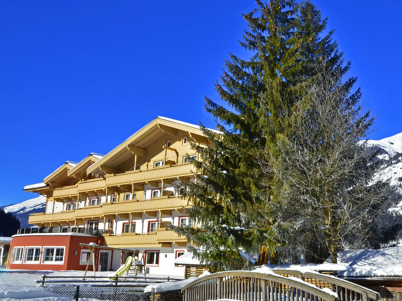 Hotel Grundlhof - Buitenaanzicht
