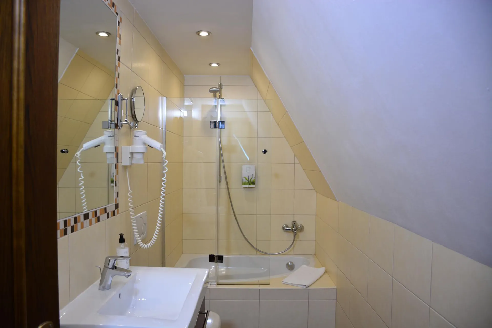 Kinder- und Familienhotel Nockalm - Familiekamer Standard