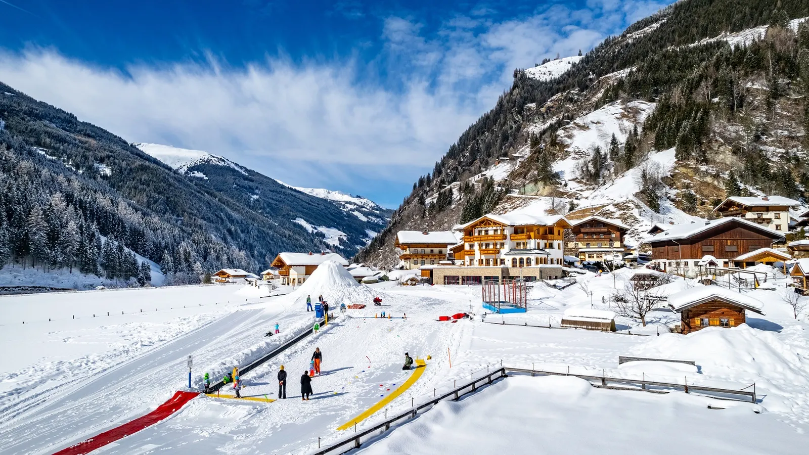 Familienhotel Oberkarteis - Buitenaanzicht