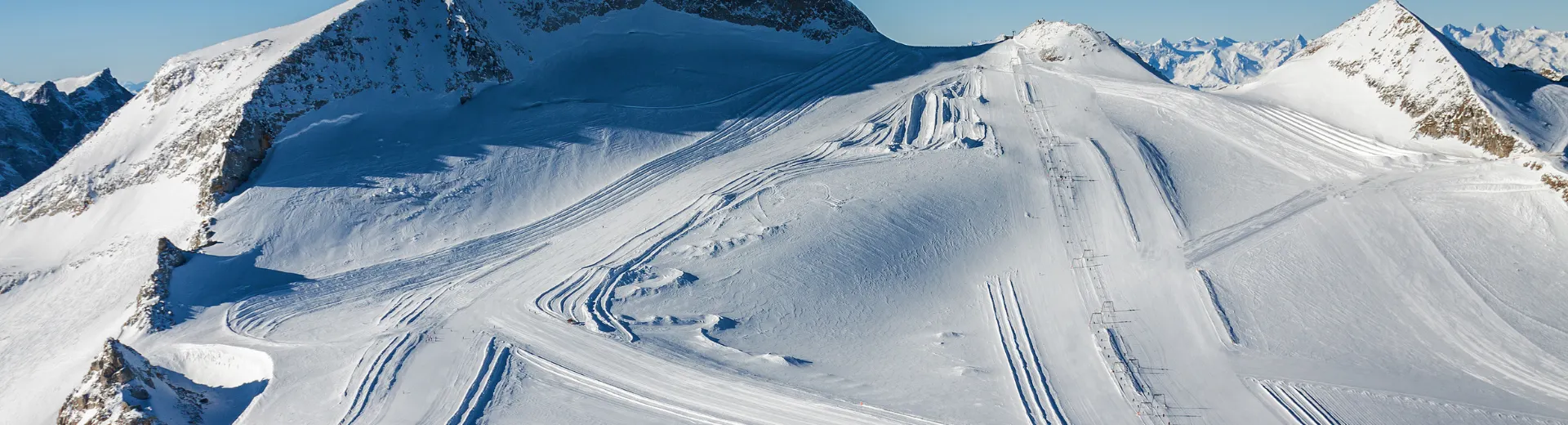 Ski pistes op de berg in Hintertux