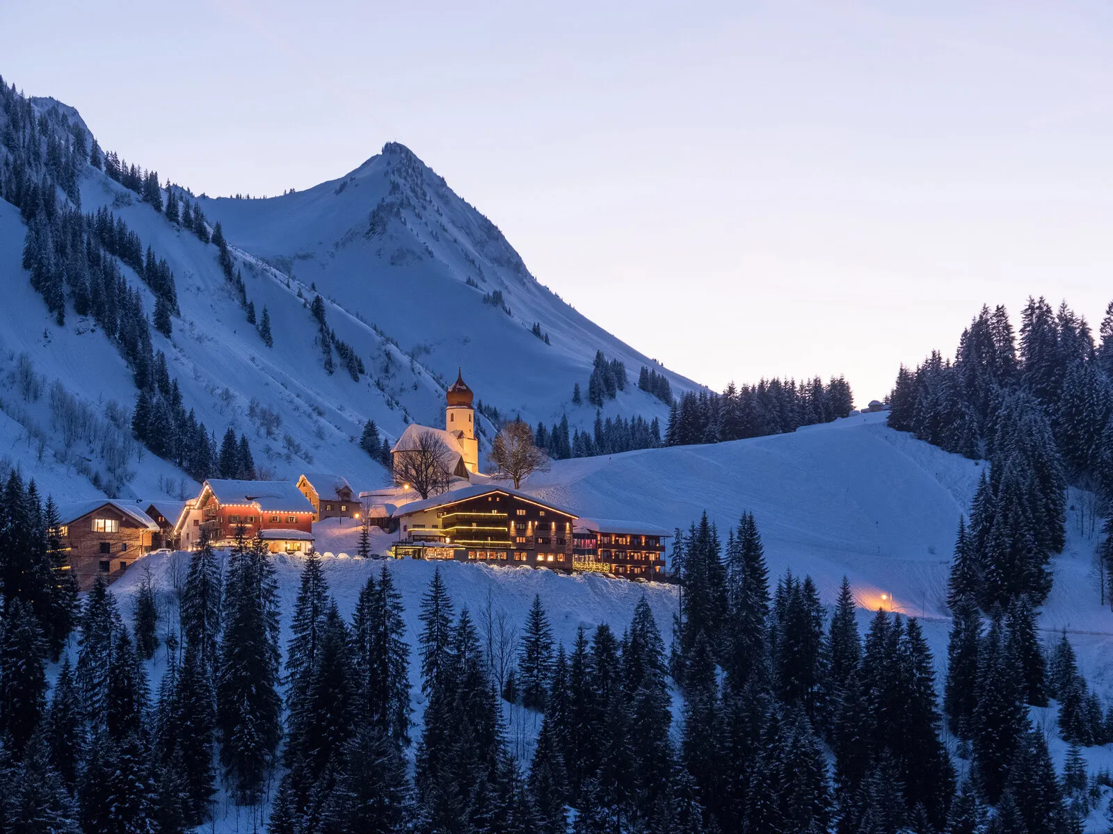 Alpenhotel Mittagspitze - Buitenaanzicht