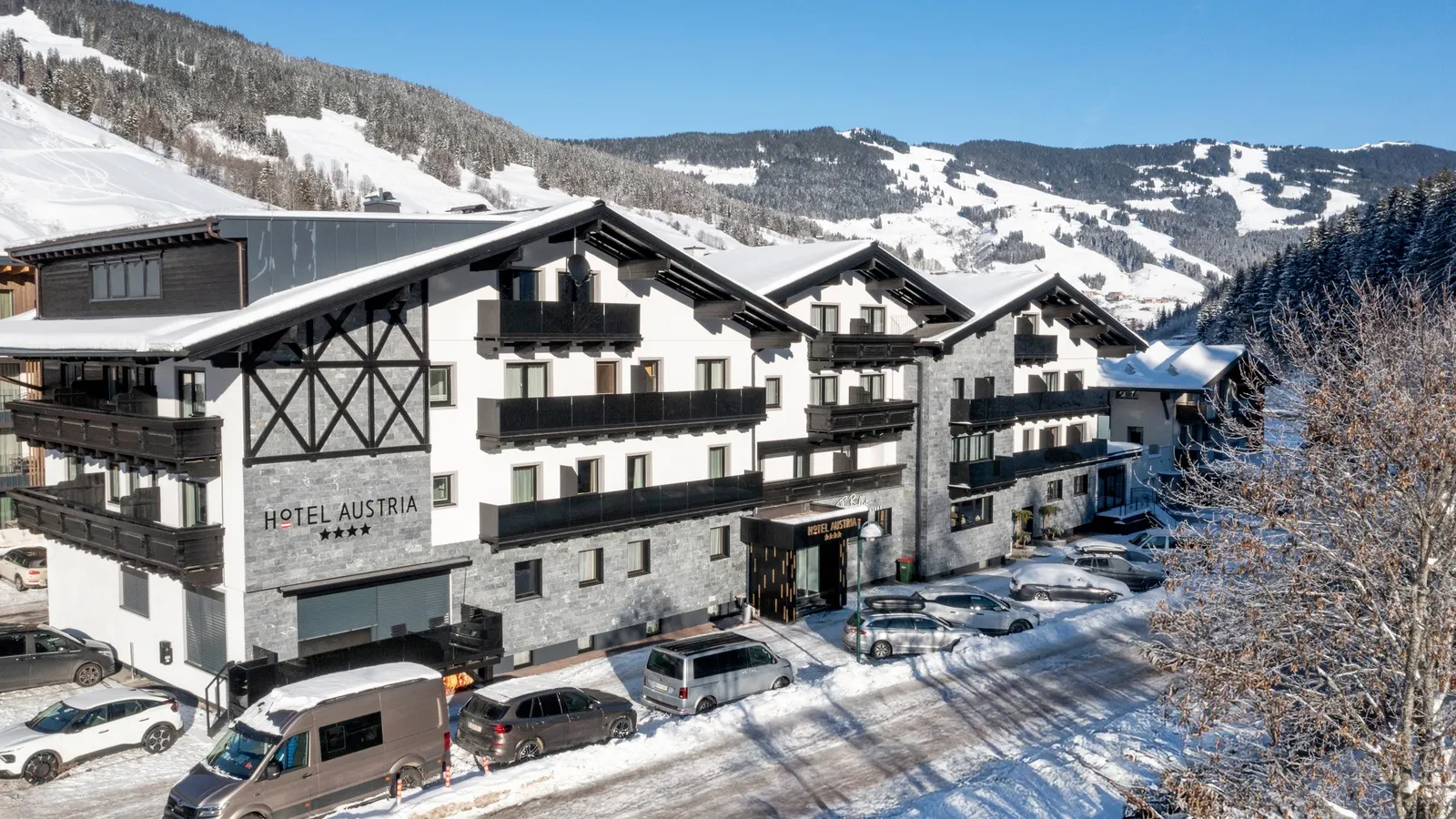 Hotel und Villa Austria Saalbach - Buitenaanzicht
