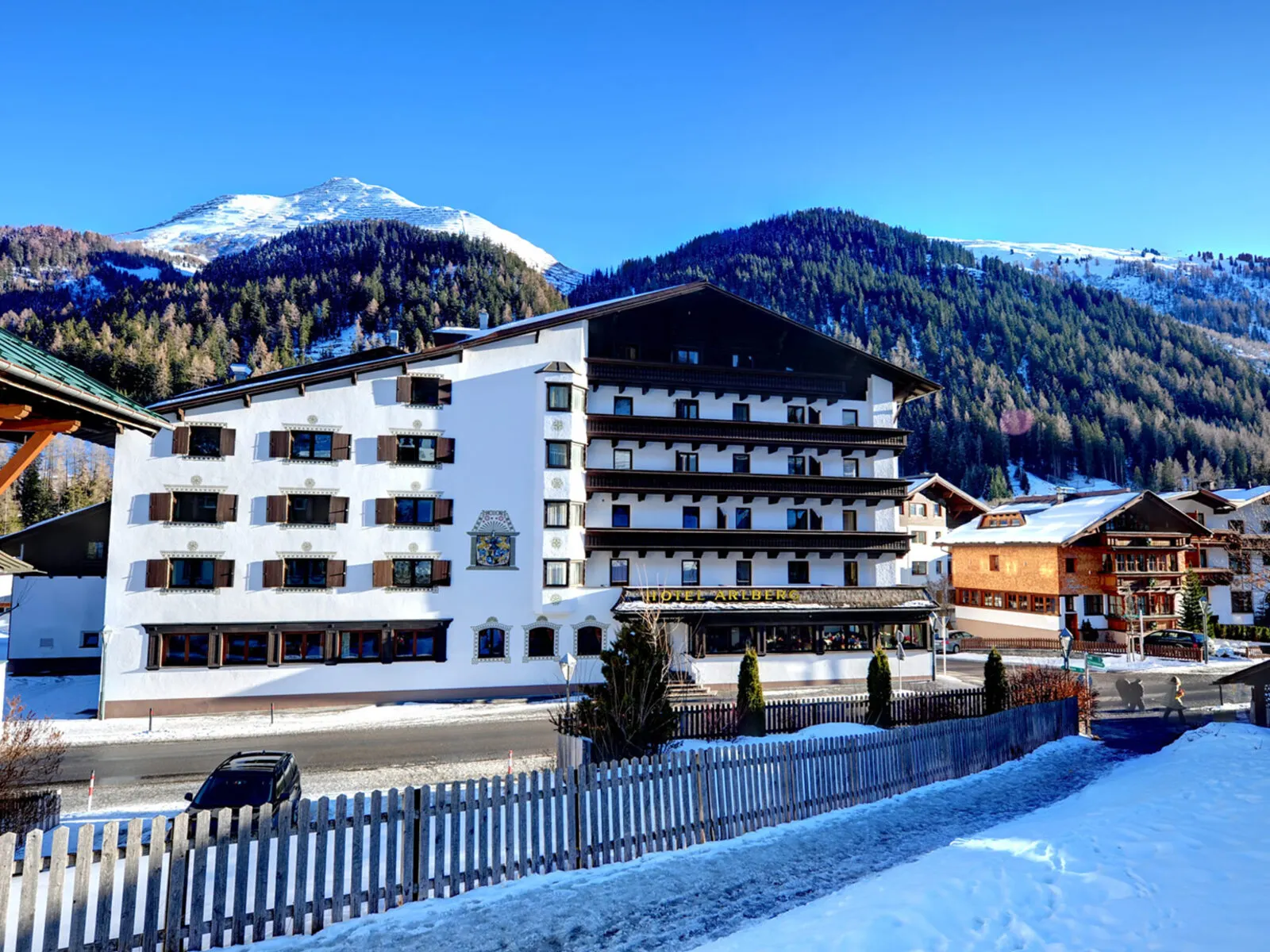 Hotel Arlberg - Buitenaanzicht