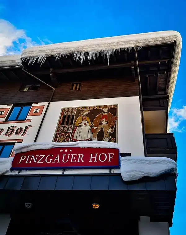 Hotel Pinzgauerhof - Buitenaanzicht