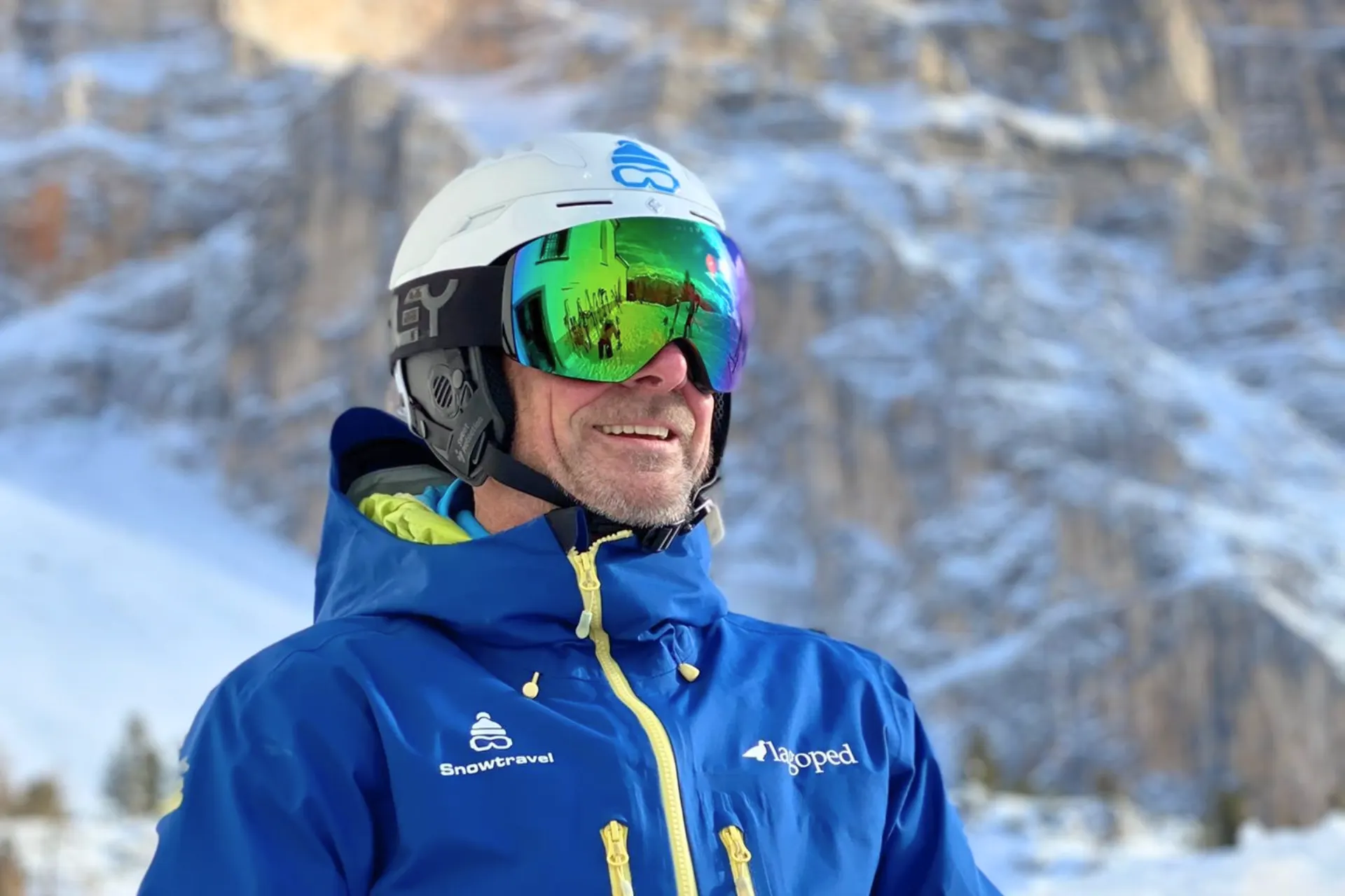 Monitor van Snowtravel op de piste
