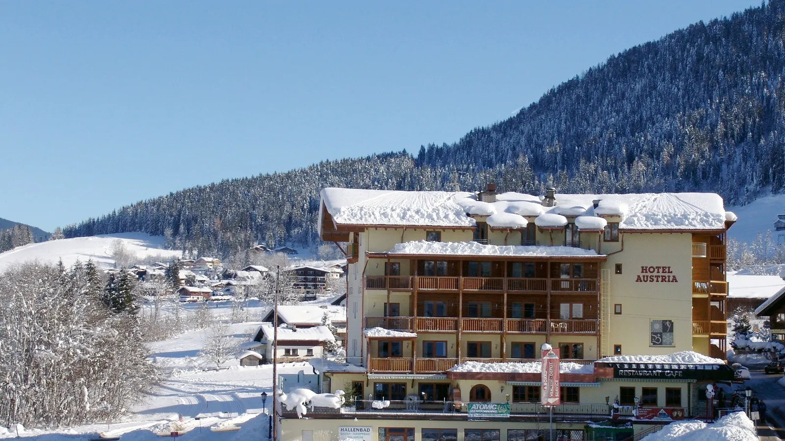 Hotel Austria - Buitenaanzicht