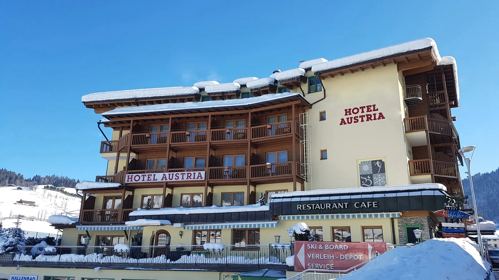 Hotel Austria - Buitenaanzicht