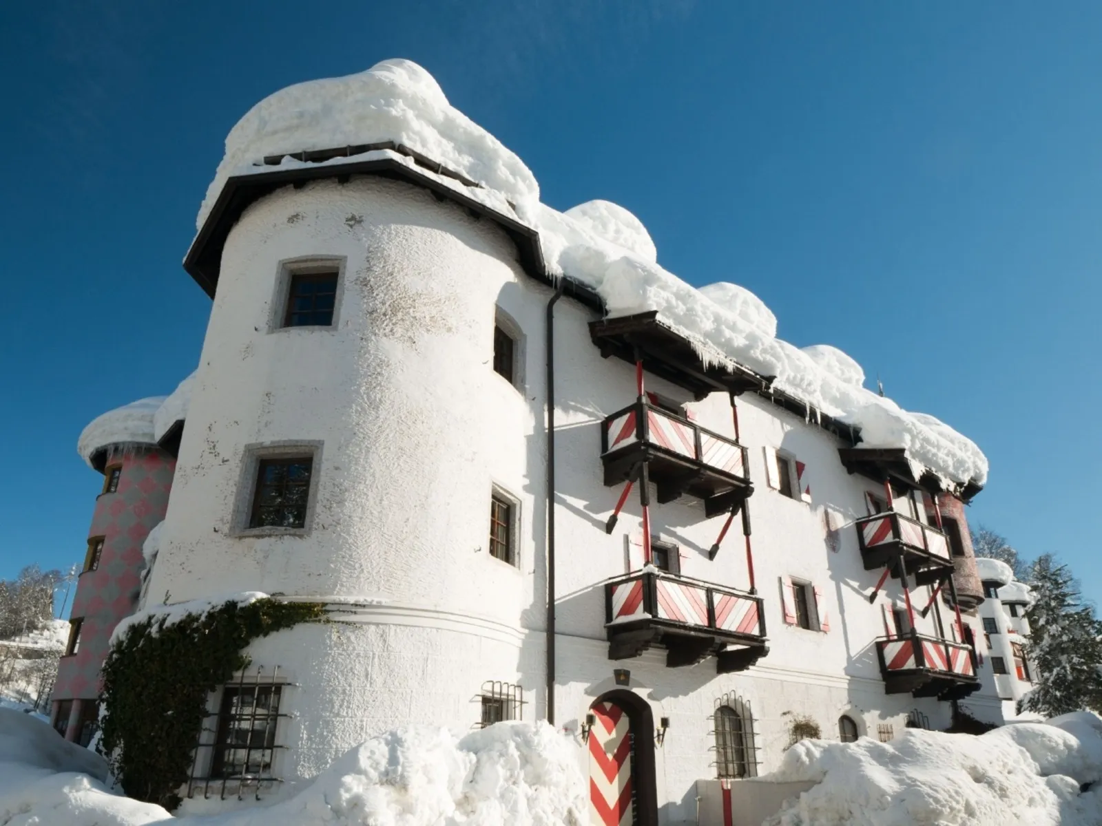 Family Hotel Schloss Rosenegg - Buitenaanzicht