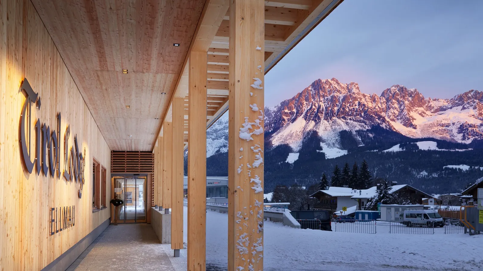 Tirol Lodge - Buitenaanzicht