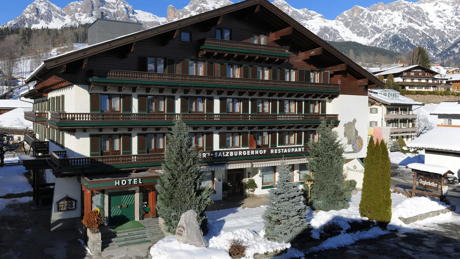 Hotel Salzburgerhof - Buitenaanzicht