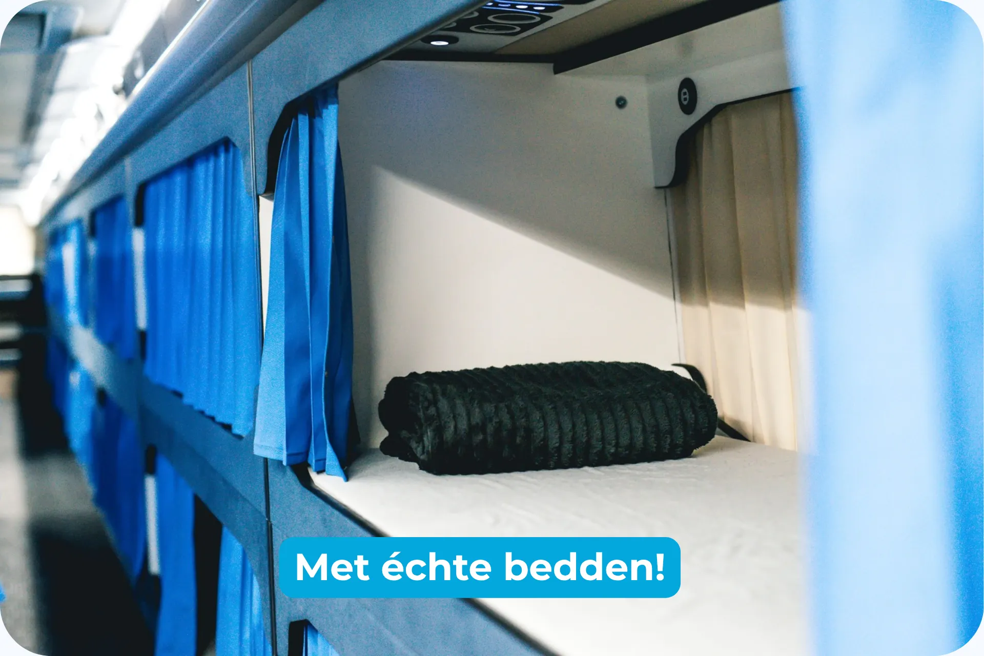 De bedden in de Dream Class bus van Snowtravel