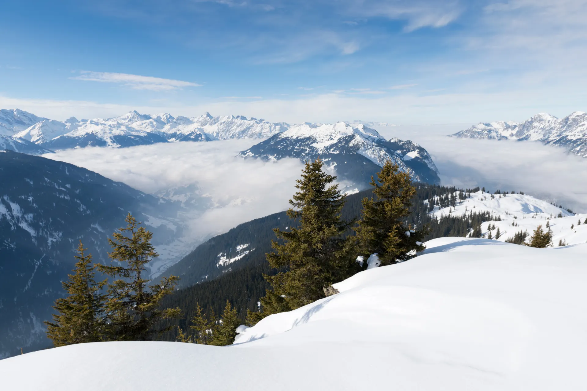 Boven de bergen in Montafon