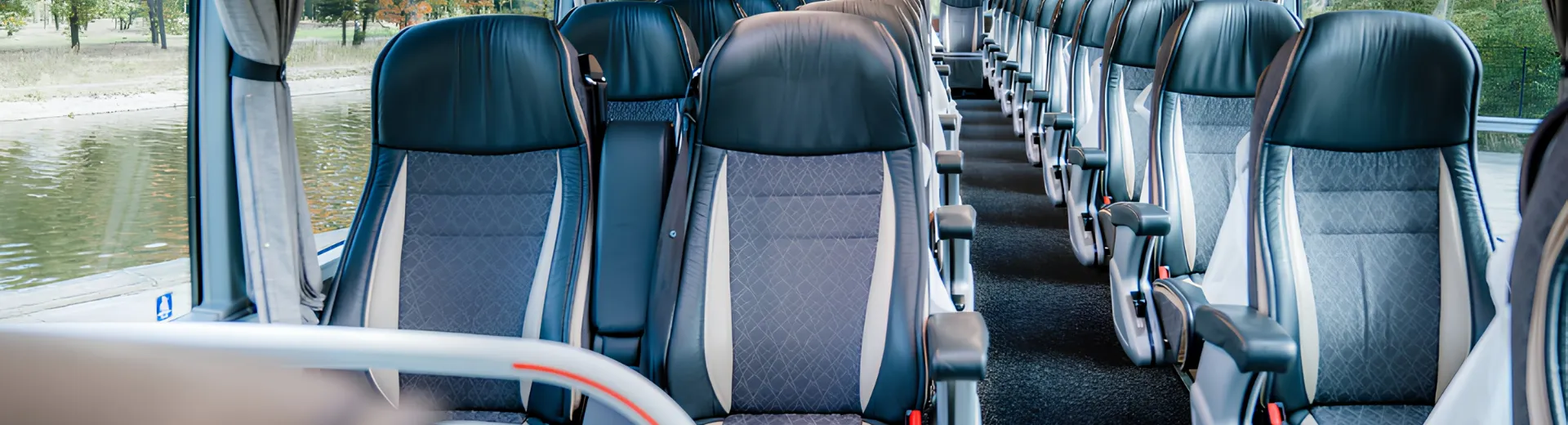 De binnenkant van een First Class bus