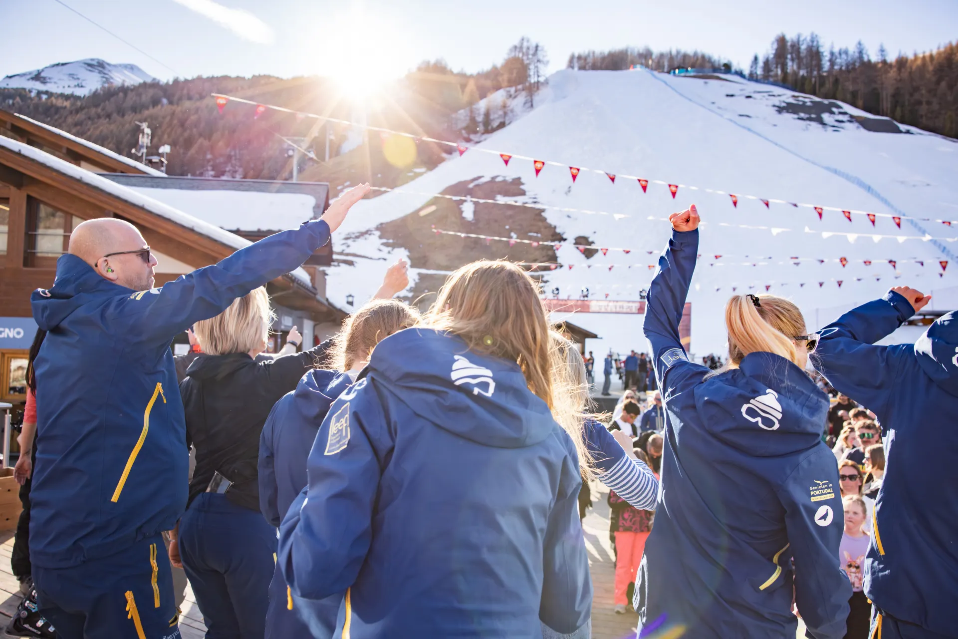 Skimonitoren van Snowtravel gezellig tijdens de apres ski. 