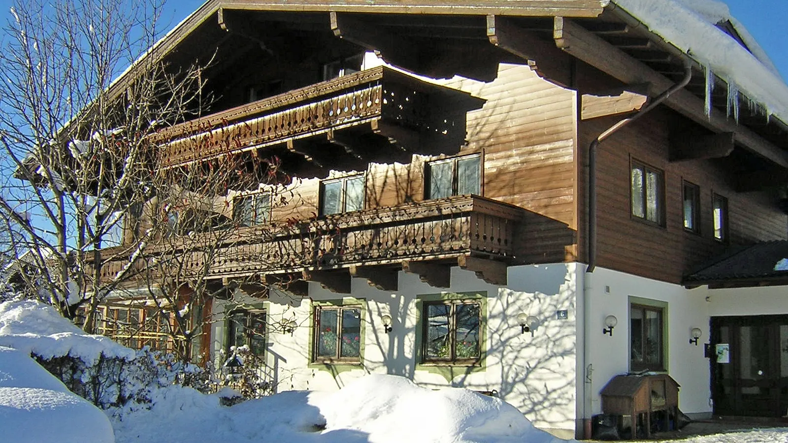 Hotel Lukashansl - Buitenaanzicht
