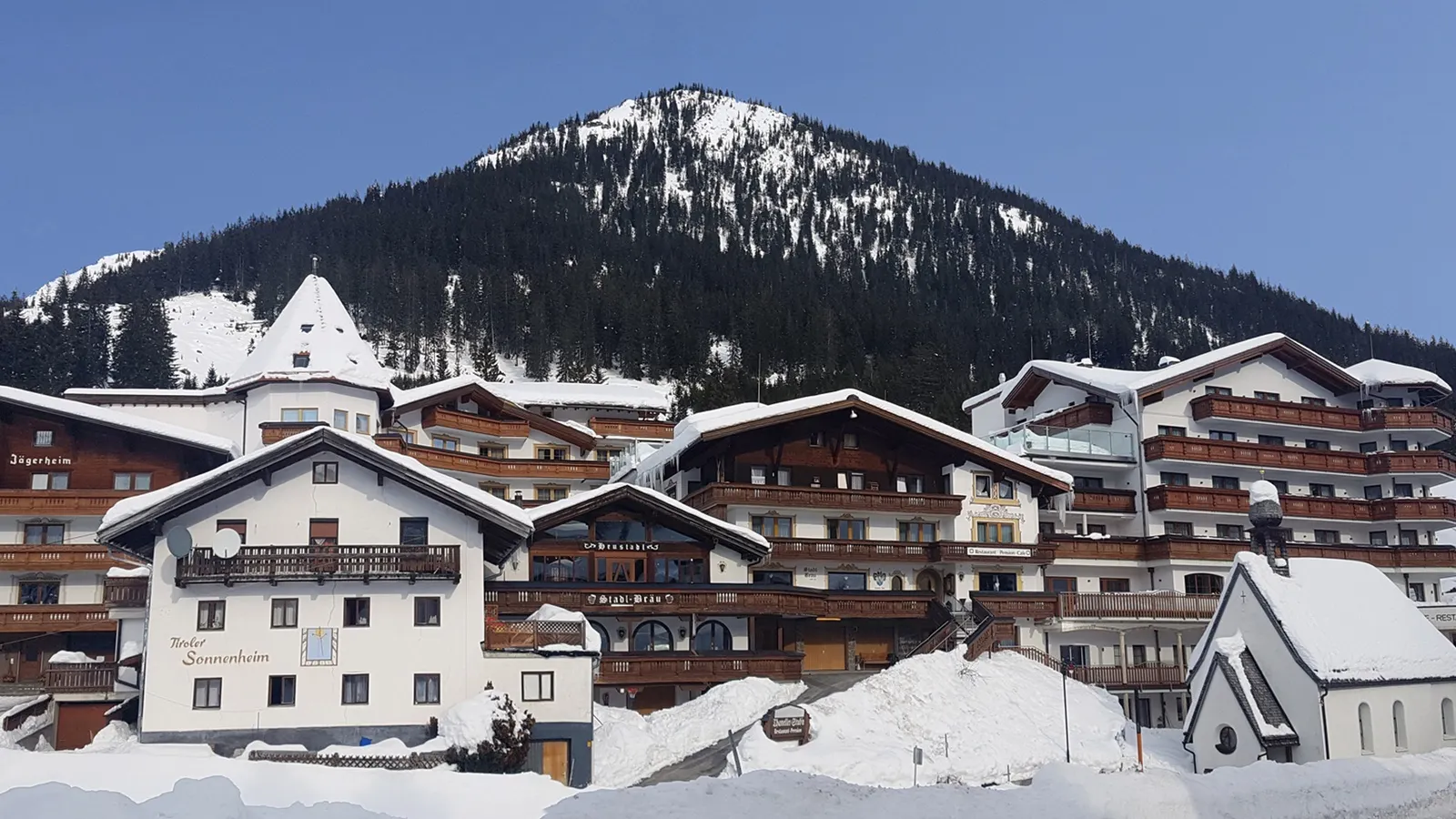 Hotel Thaneller - Buitenaanzicht