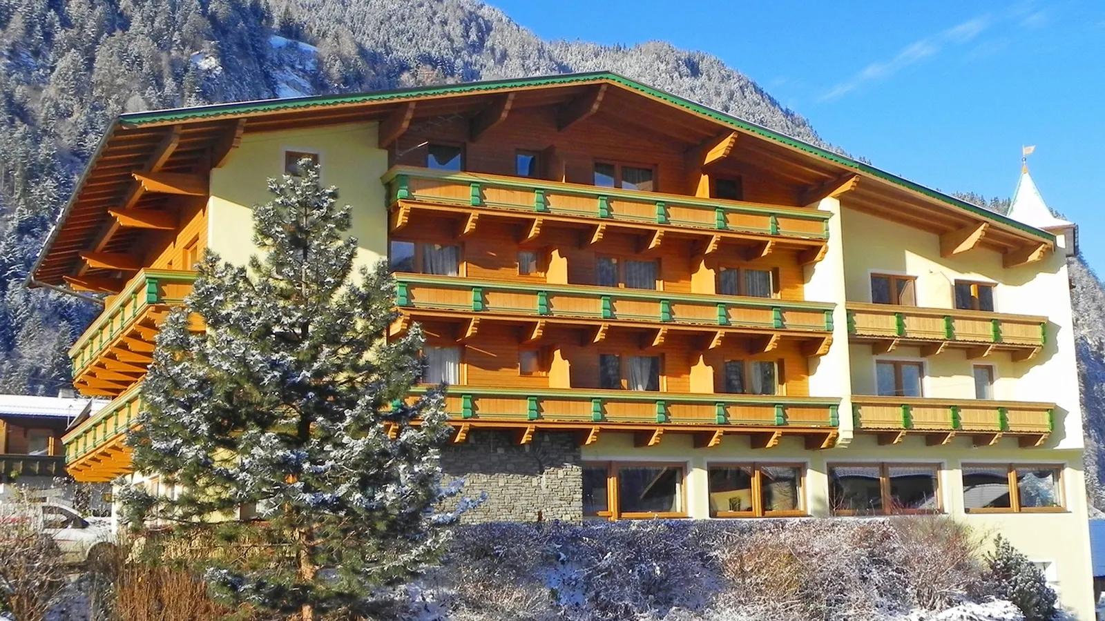 Hotel Gasthof Jäger - Buitenaanzicht