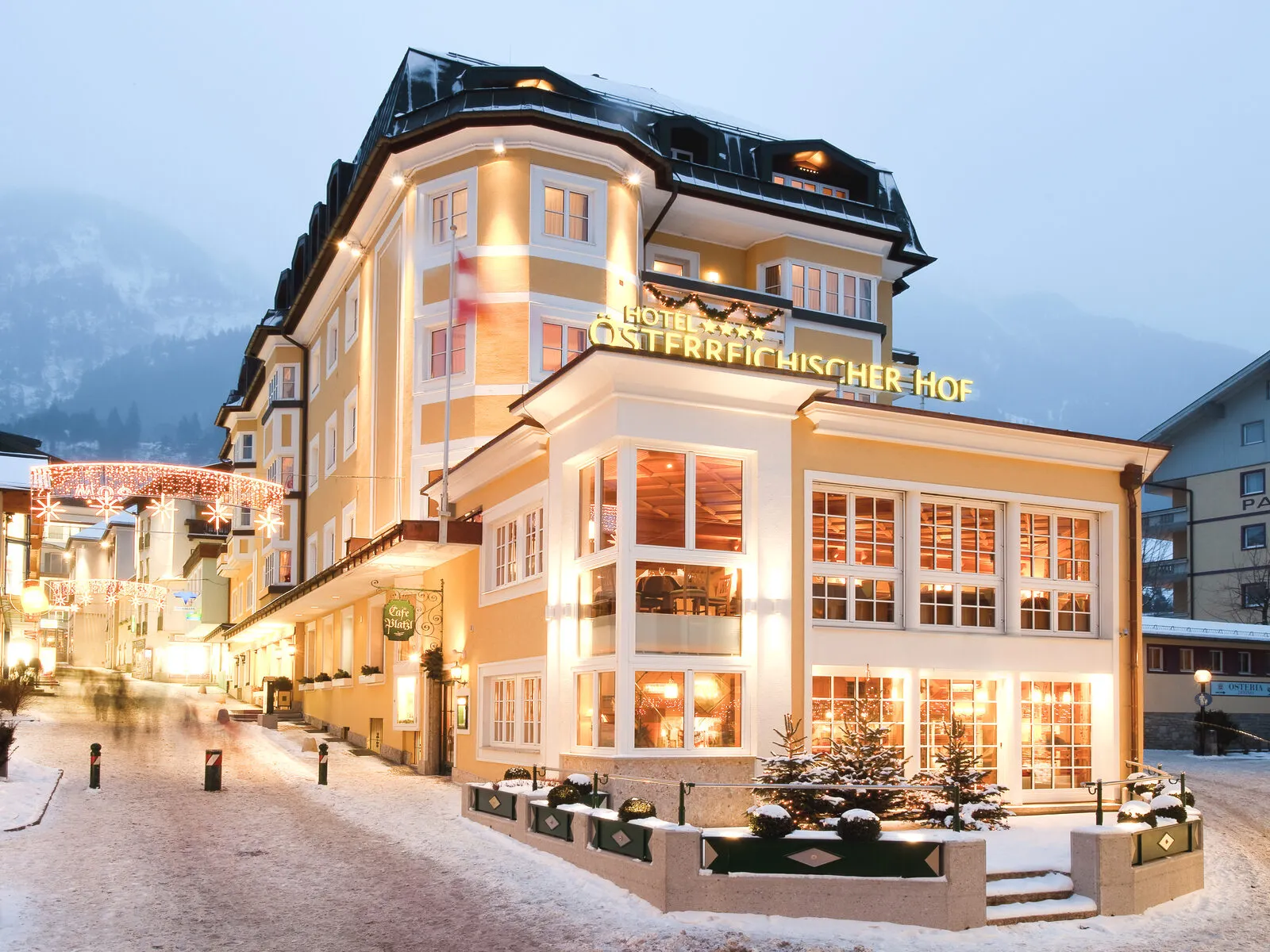 Kurhotel Österreichischer Hof - Buitenaanzicht