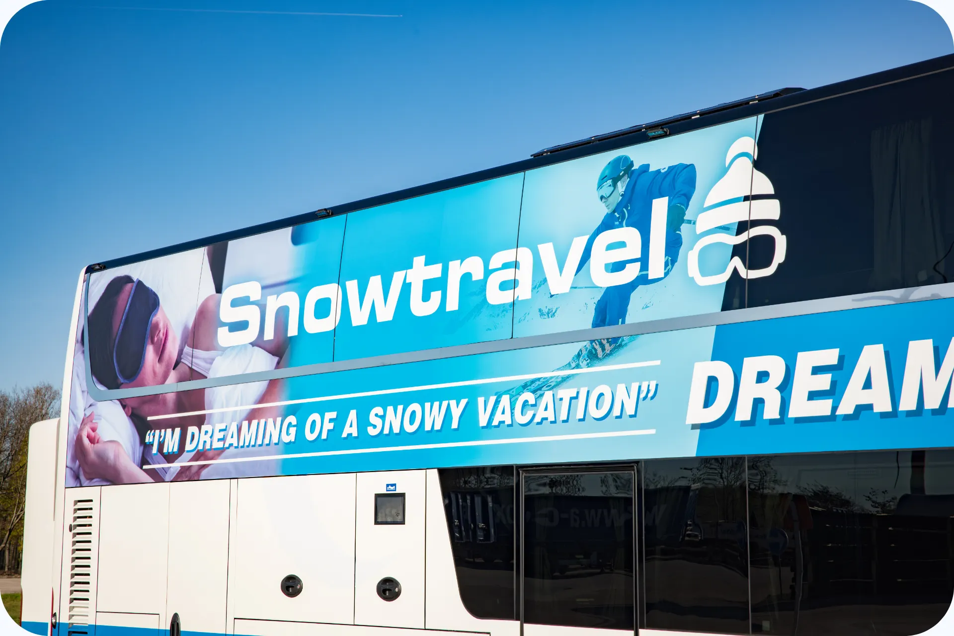 Foto van de Snowtravel bus