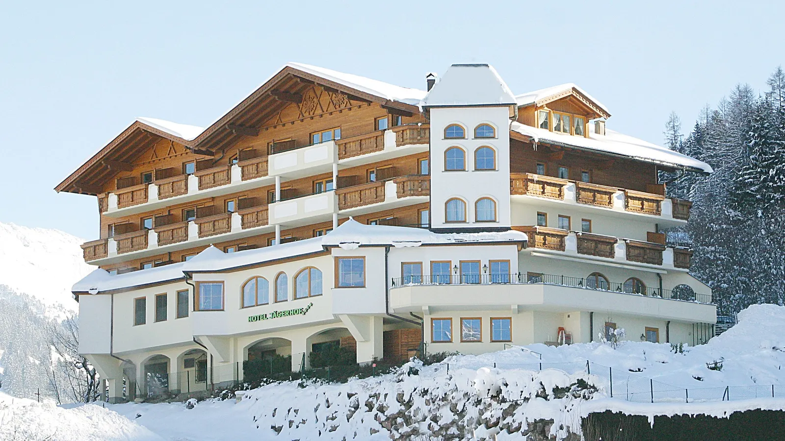 Hotel-Pension Jägerhof Kolsassberg - Buitenaanzicht