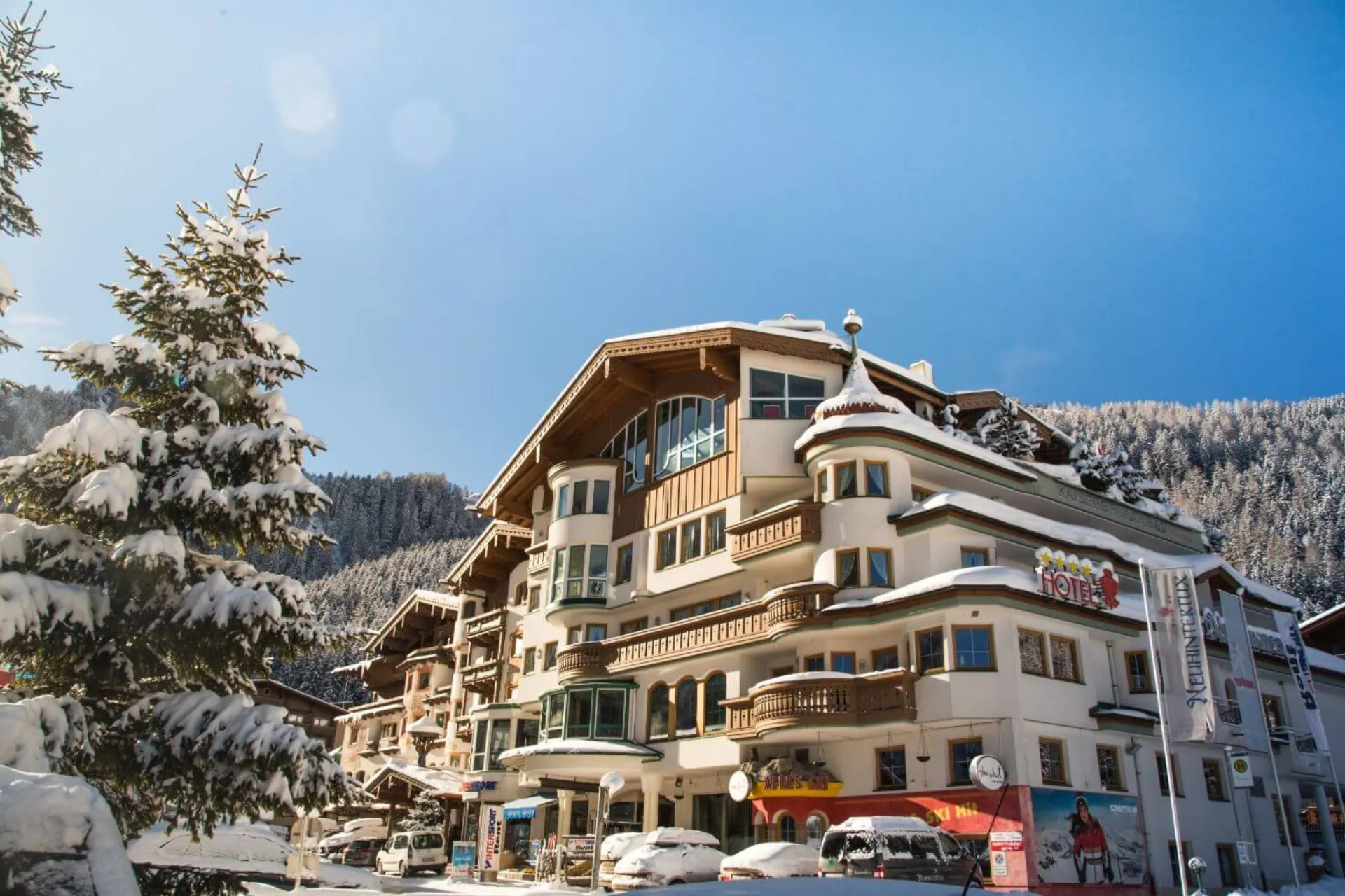 Hotel Neu Hintertux - Buitenaanzicht - 1