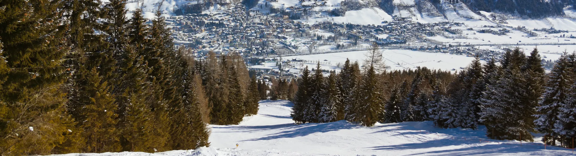 Vanuit de skipiste uitzicht over het dorp Bad Hofgastein