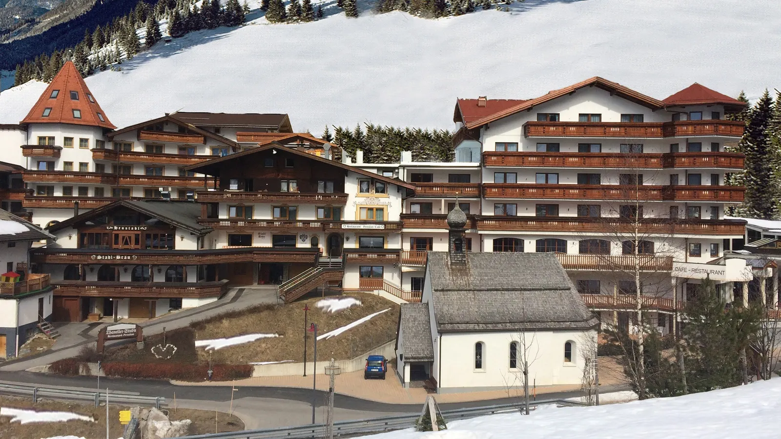 Hotel Thaneller - Buitenaanzicht