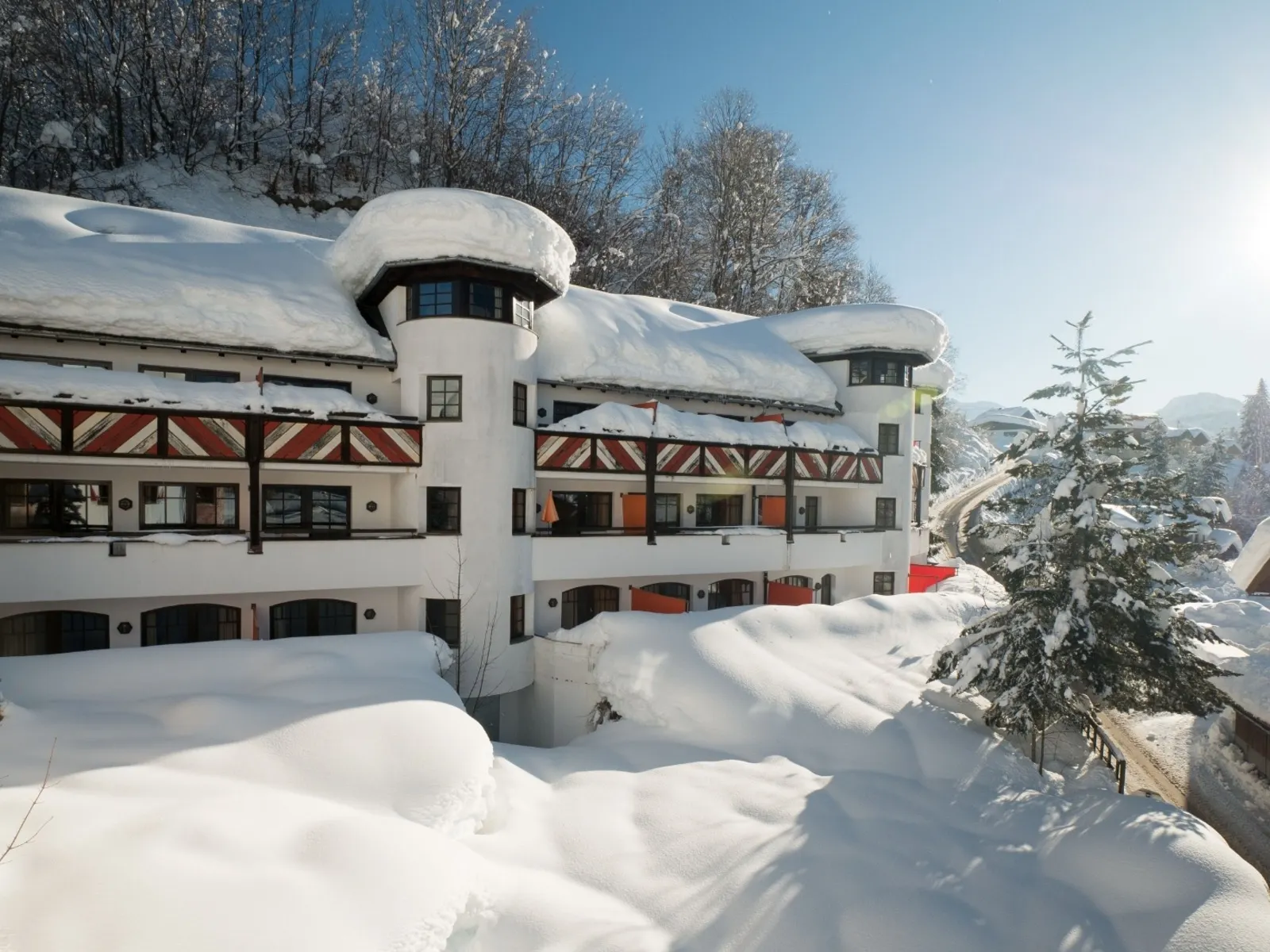 Family Hotel Schloss Rosenegg - Buitenaanzicht