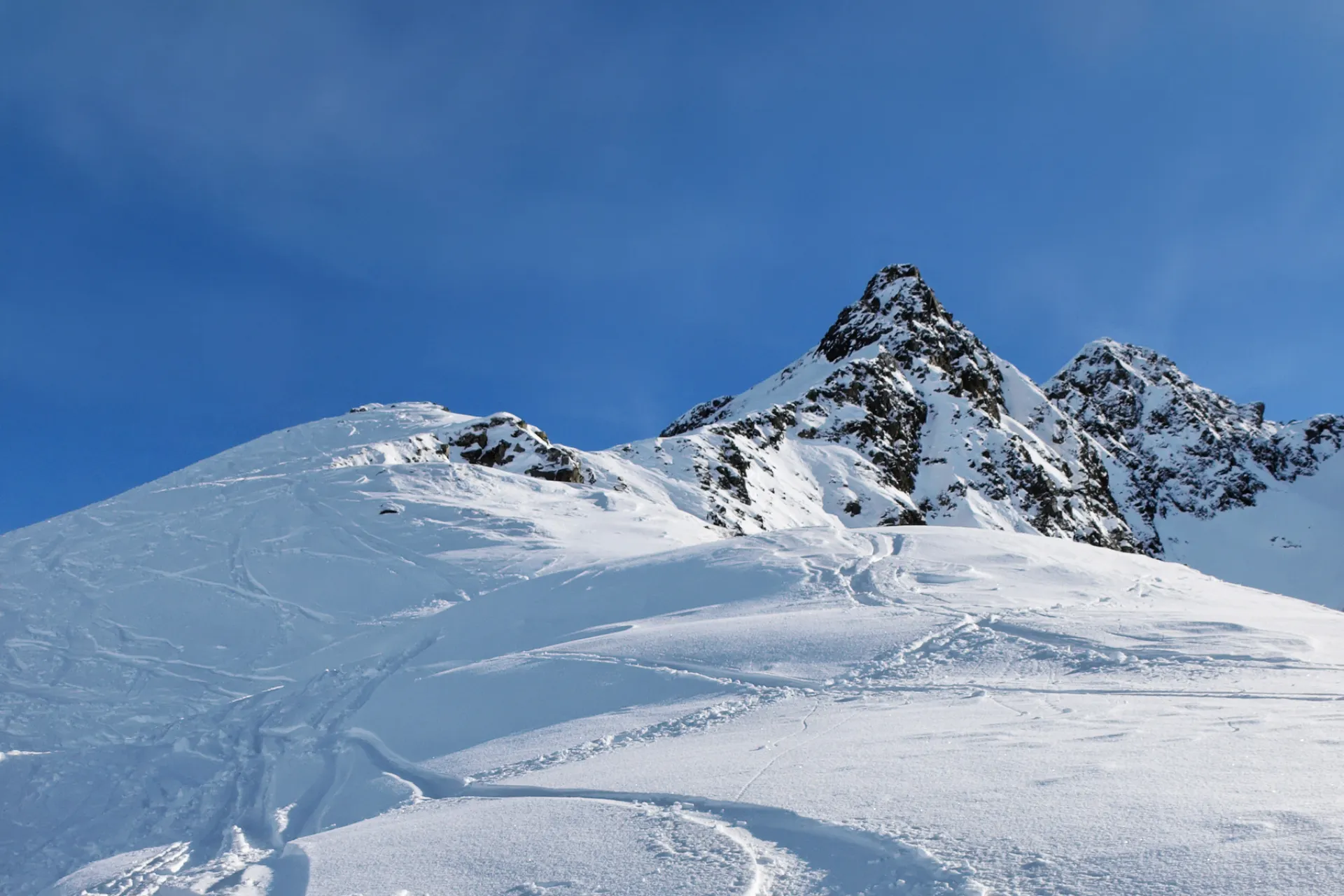 Skipiste boven in de berg in Bodensee-Vorarlberg