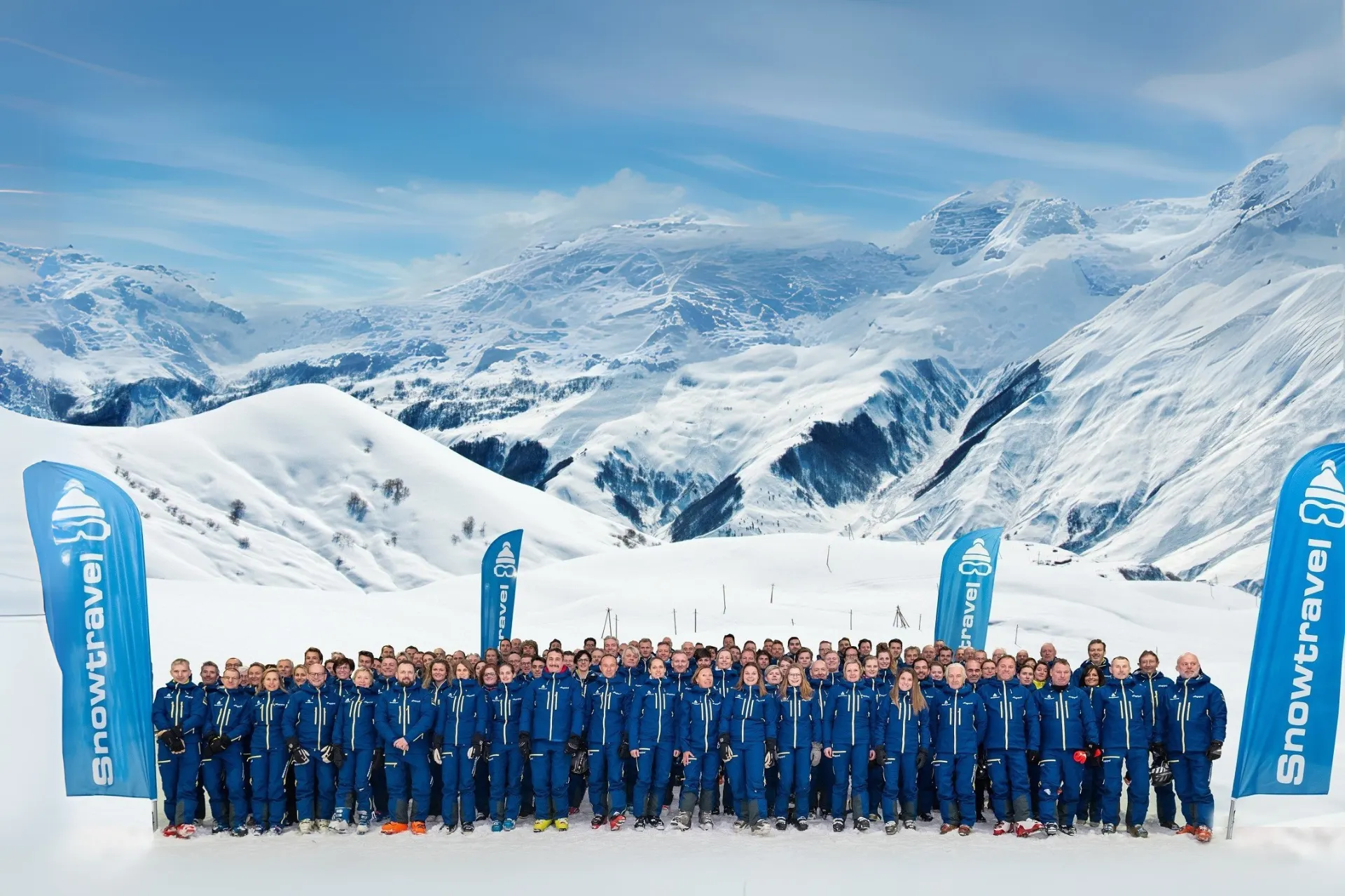 Groepsfoto van de skimonitoren van Snowtravel