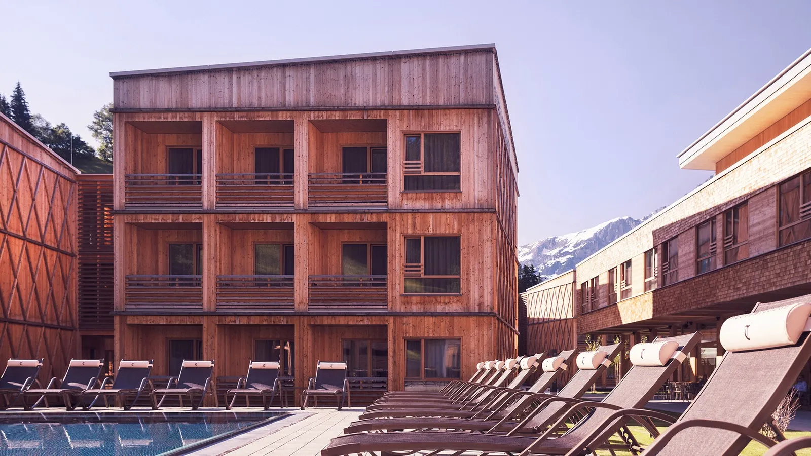 Tirol Lodge - Buitenaanzicht