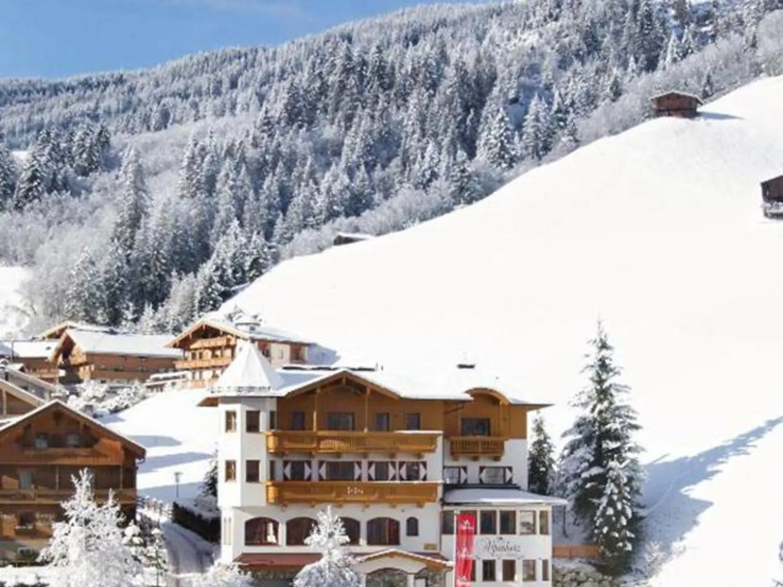 Alpenherz Hotel - Buitenaanzicht