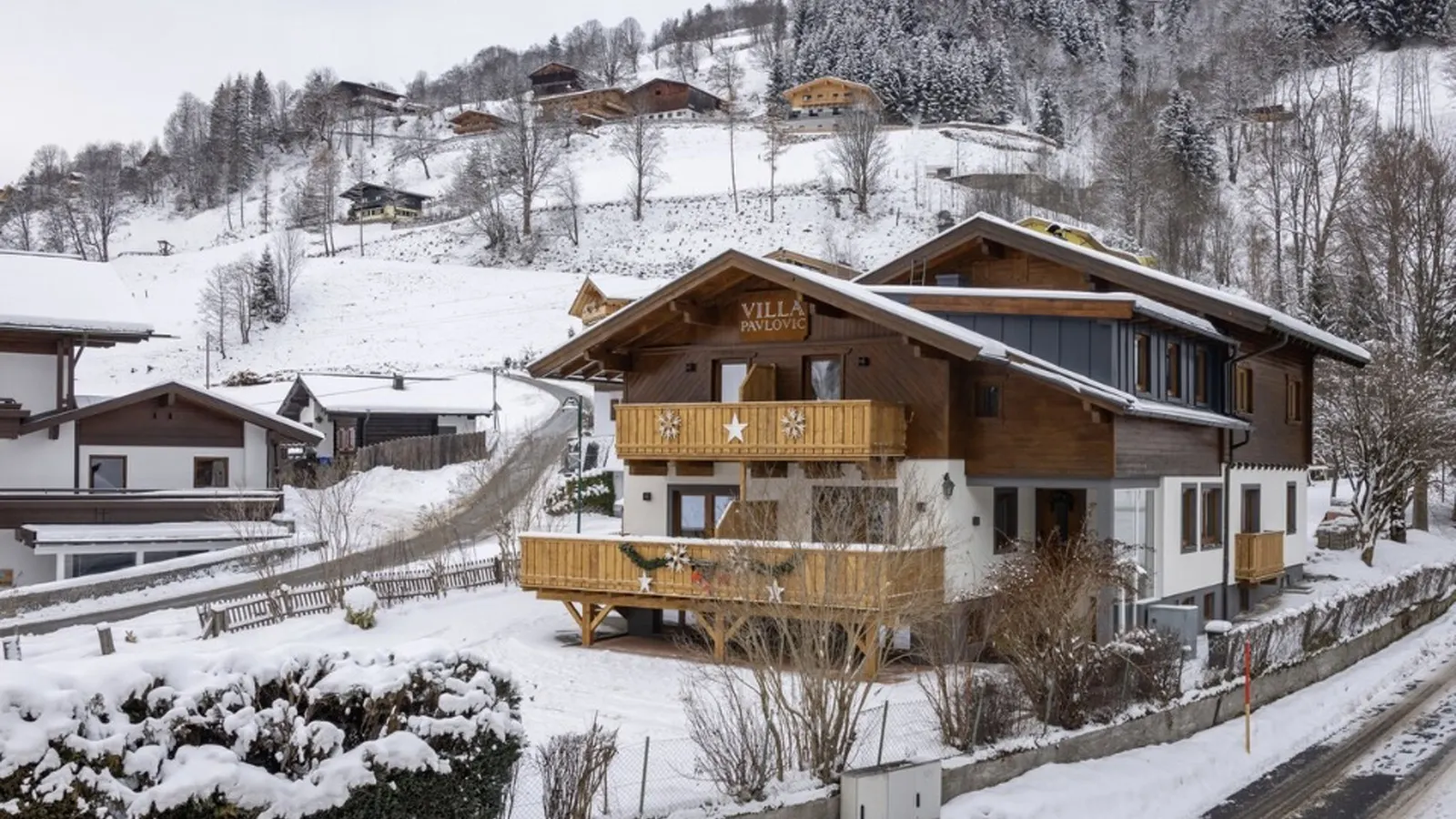 Hotel und Villa Austria Saalbach - Buitenaanzicht