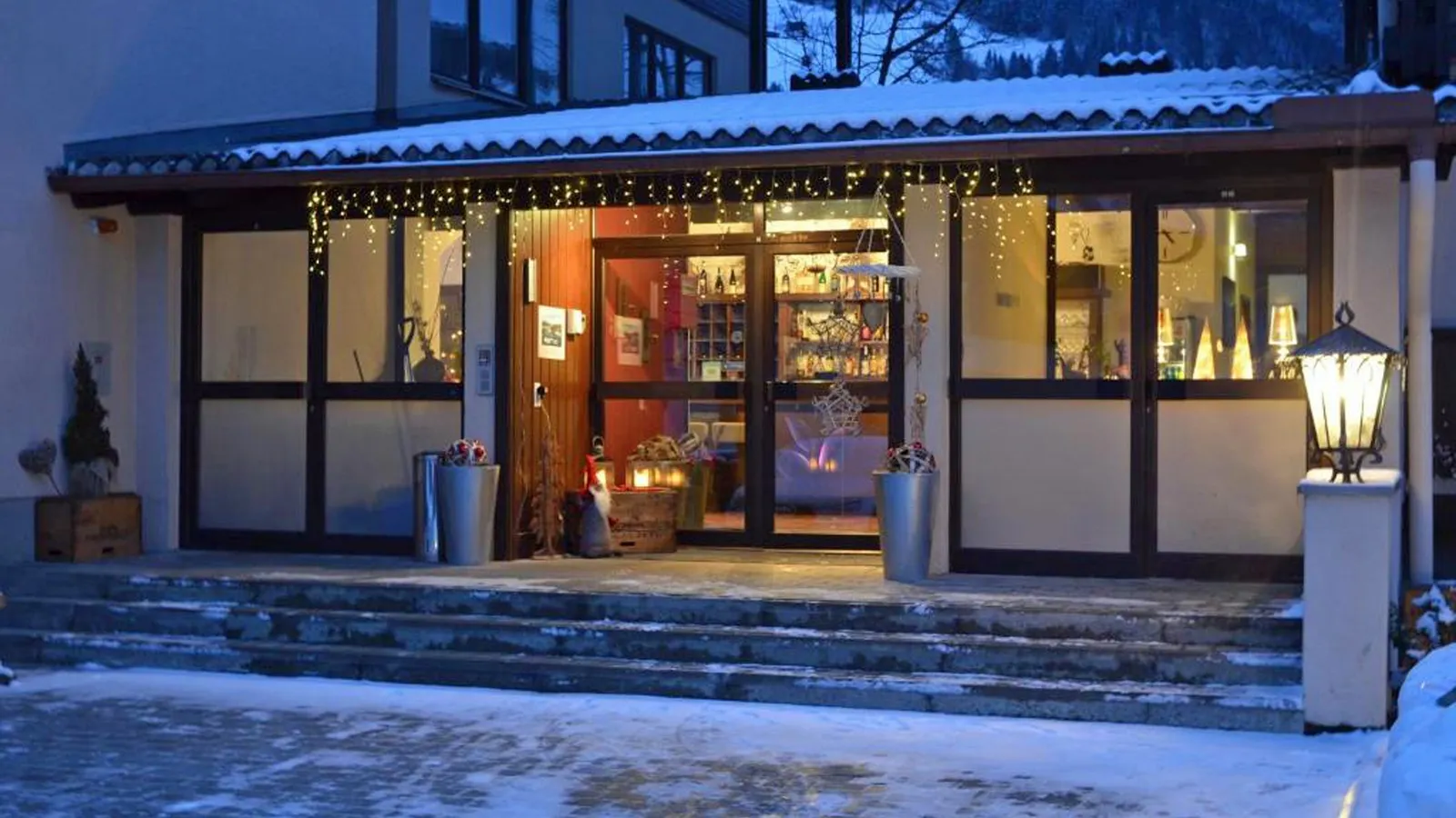 ROJ Rooms Suites - Buitenaanzicht