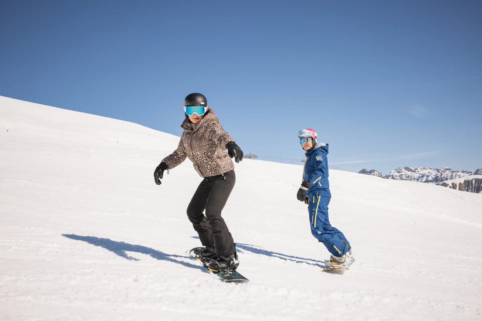Snowboardles Snowtravel