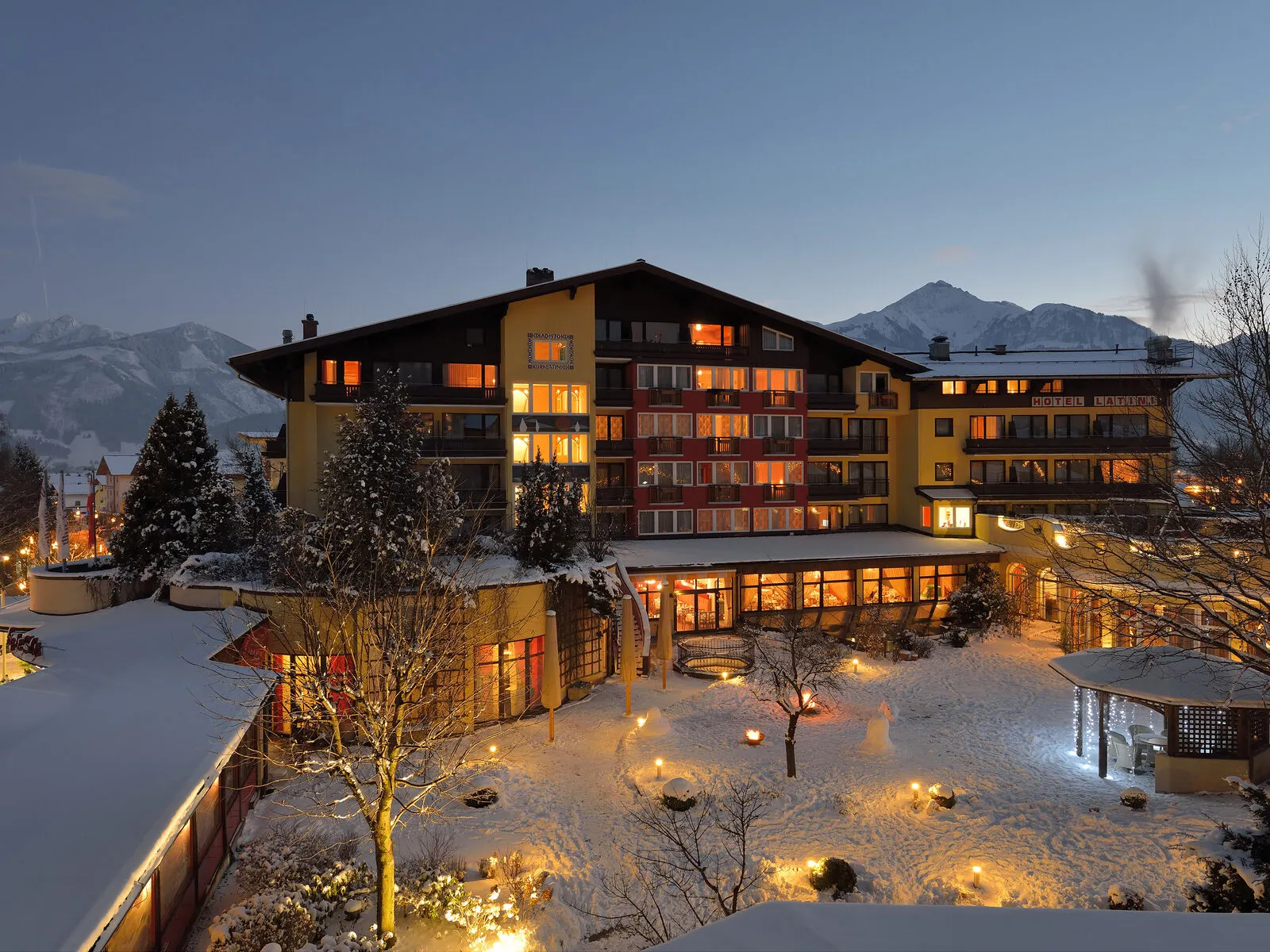 Hotel Latini - Buitenaanzicht