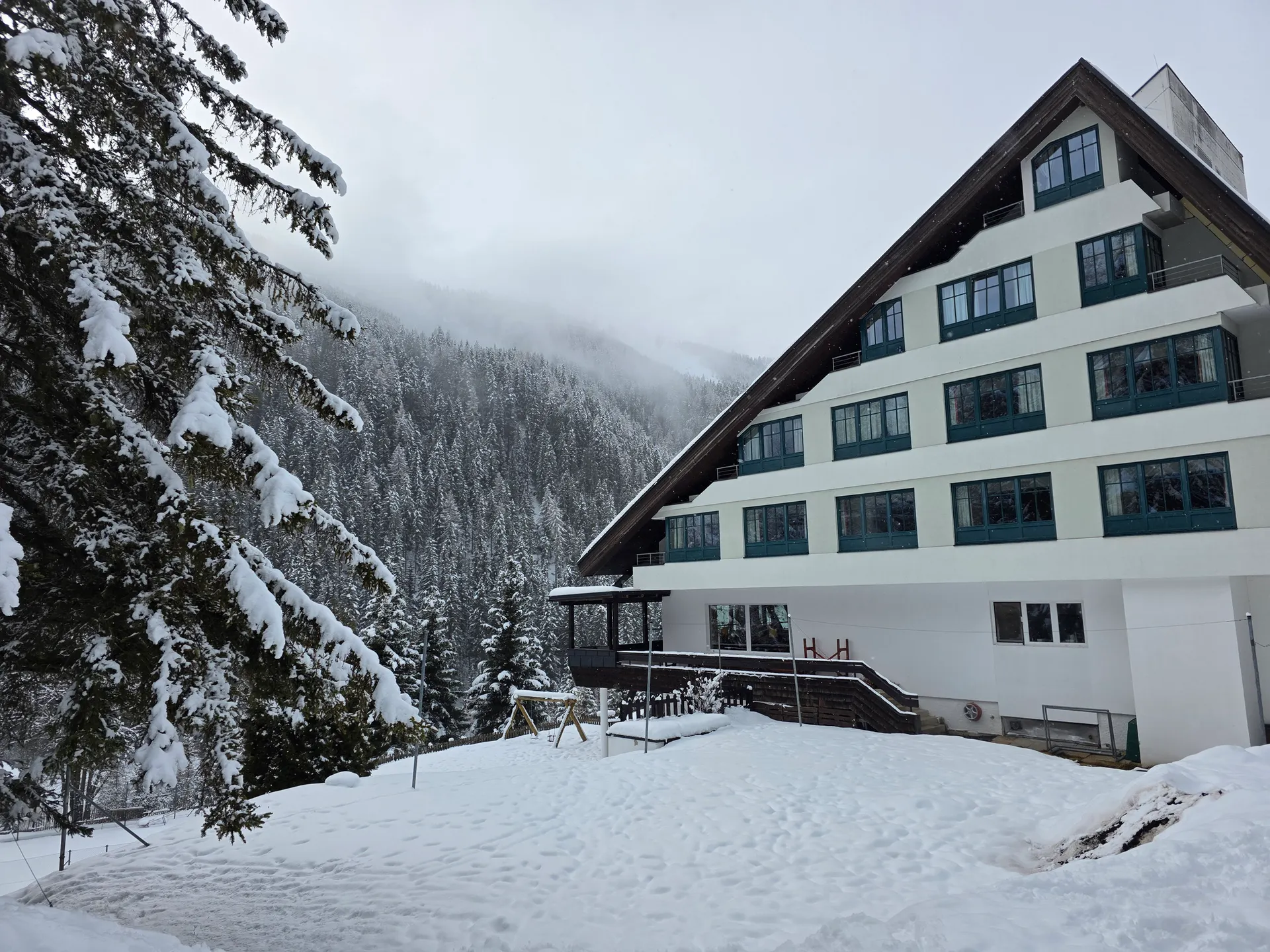 Kinder- und Familienhotel Nockalm - Buitenkant
