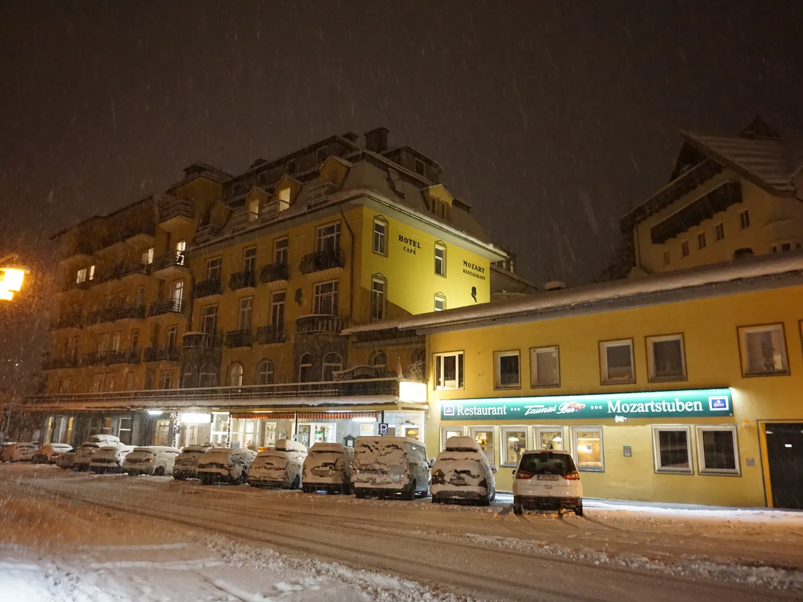 Hotel Mozart - Buitenaanzicht