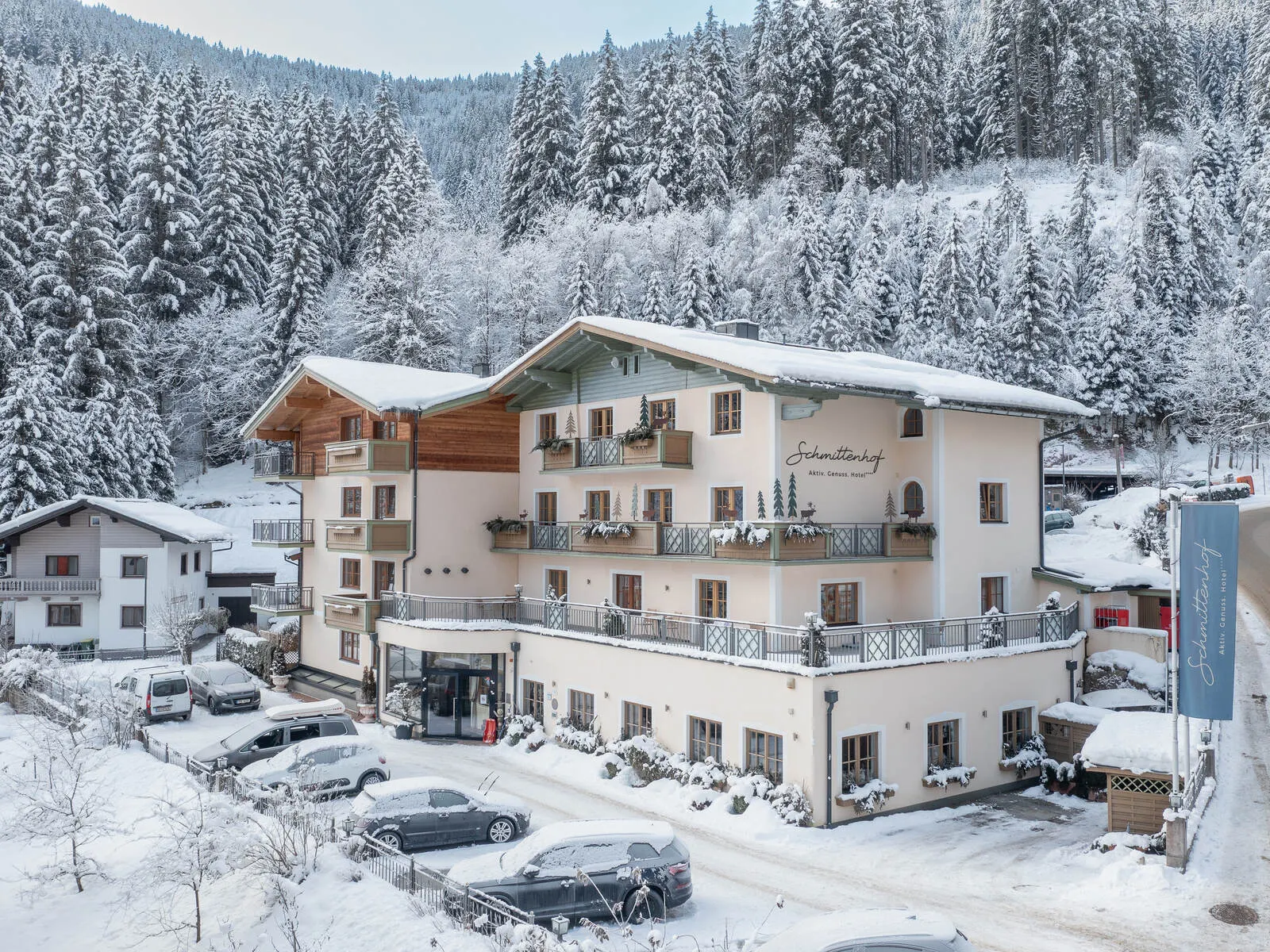 Hotel Der Schmittenhof - Buitenaanzicht