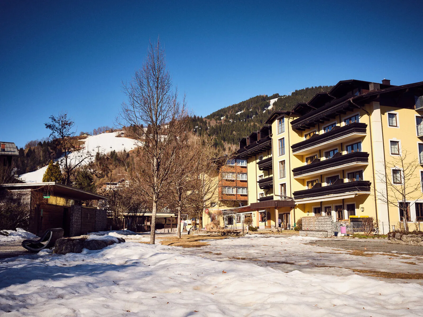Hotel Pinzgauerhof - Buitenaanzicht