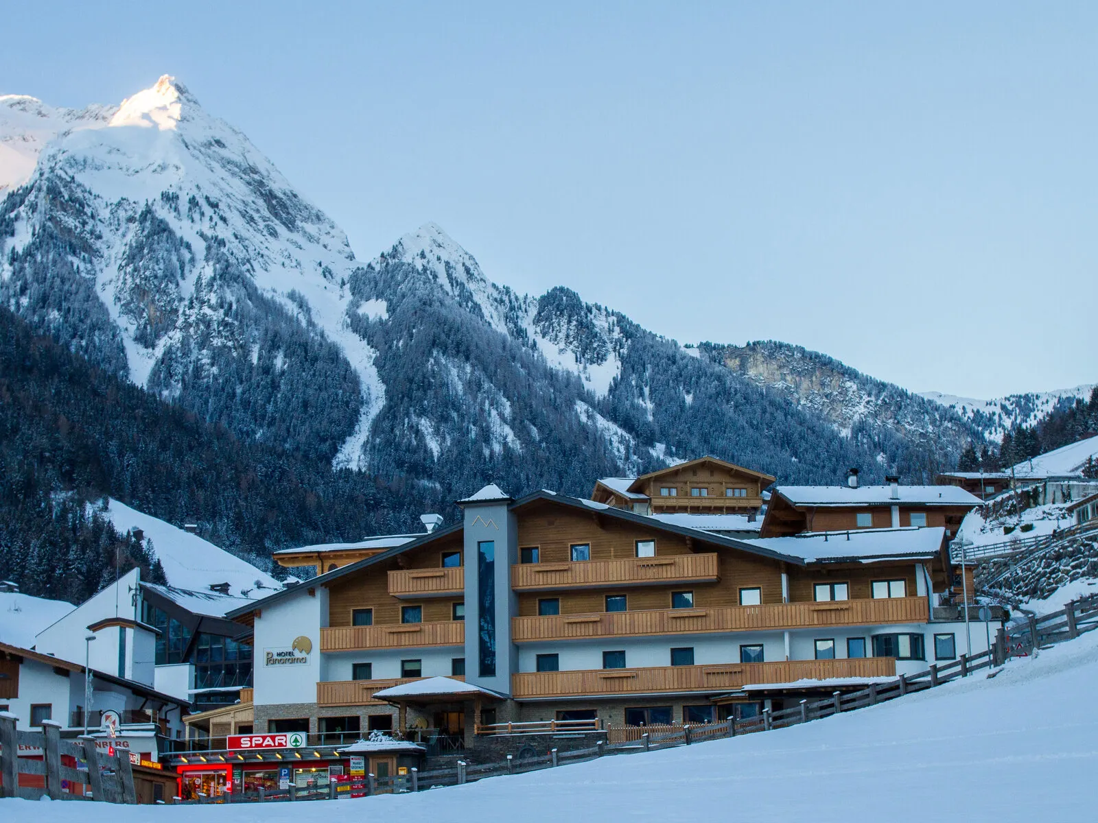 Hotel Panorama - Buitenaanzicht
